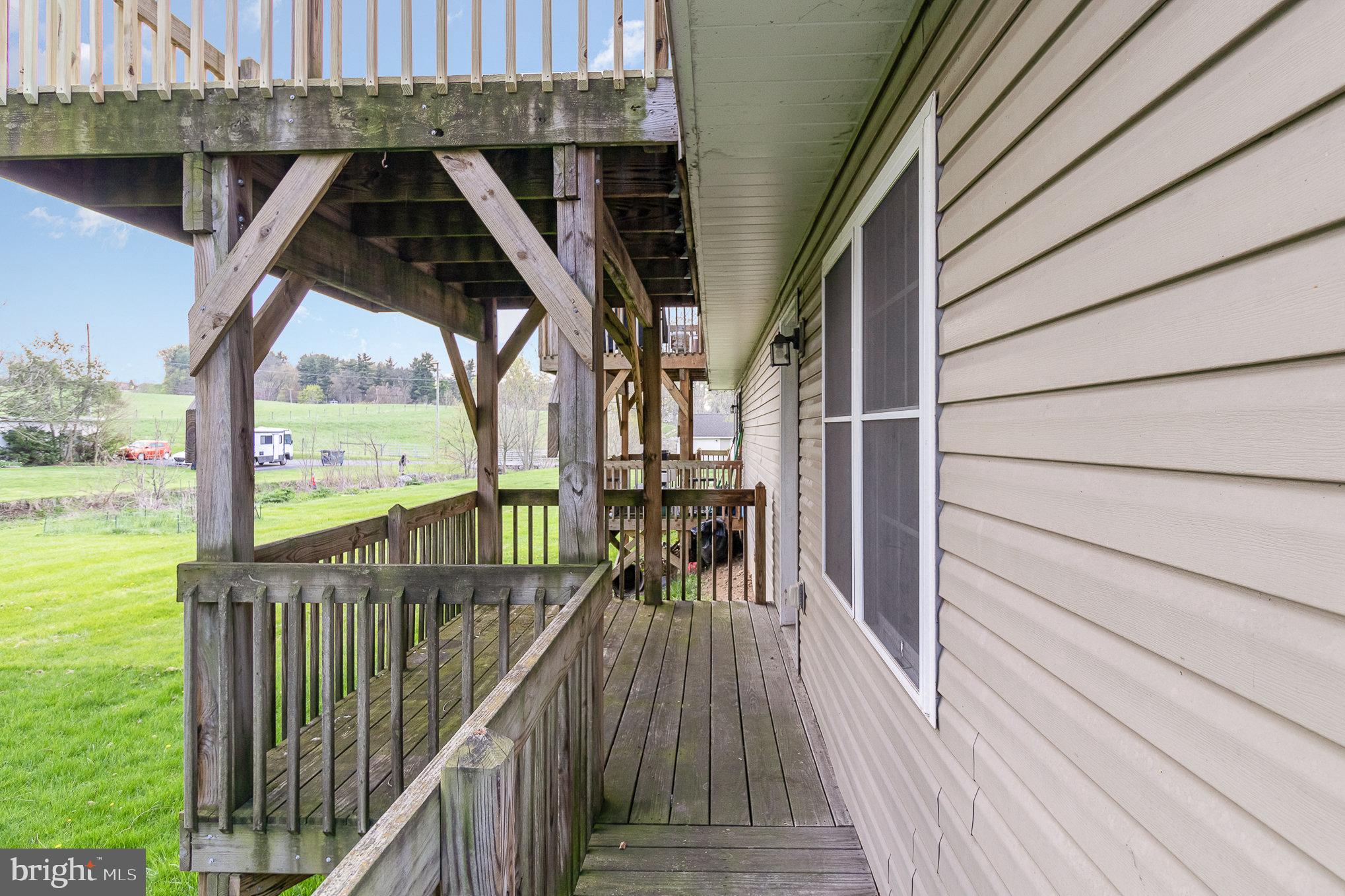 1070 W BAINBRIDGE STREET