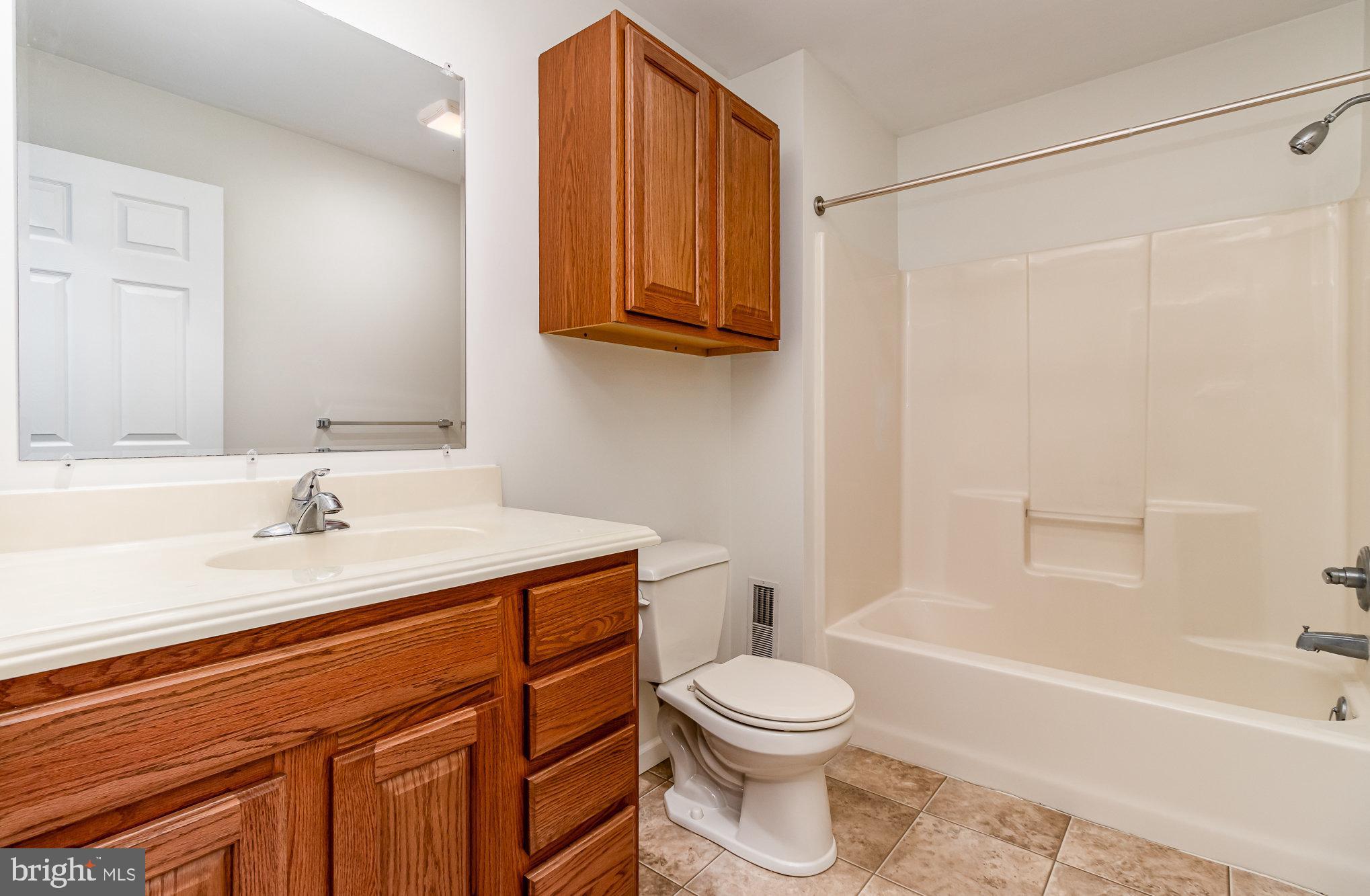 1070 W BAINBRIDGE STREET