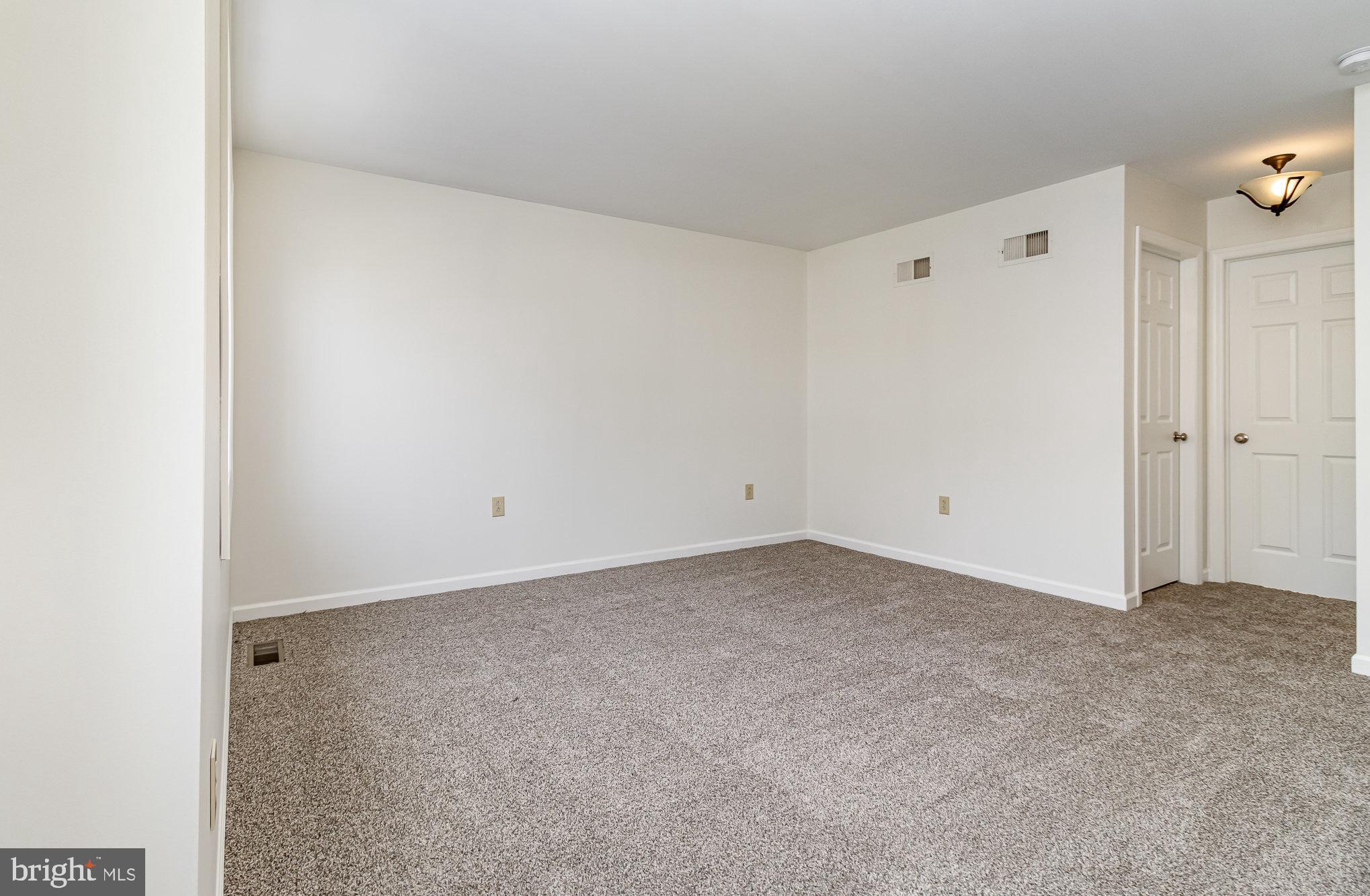 1070 W BAINBRIDGE STREET