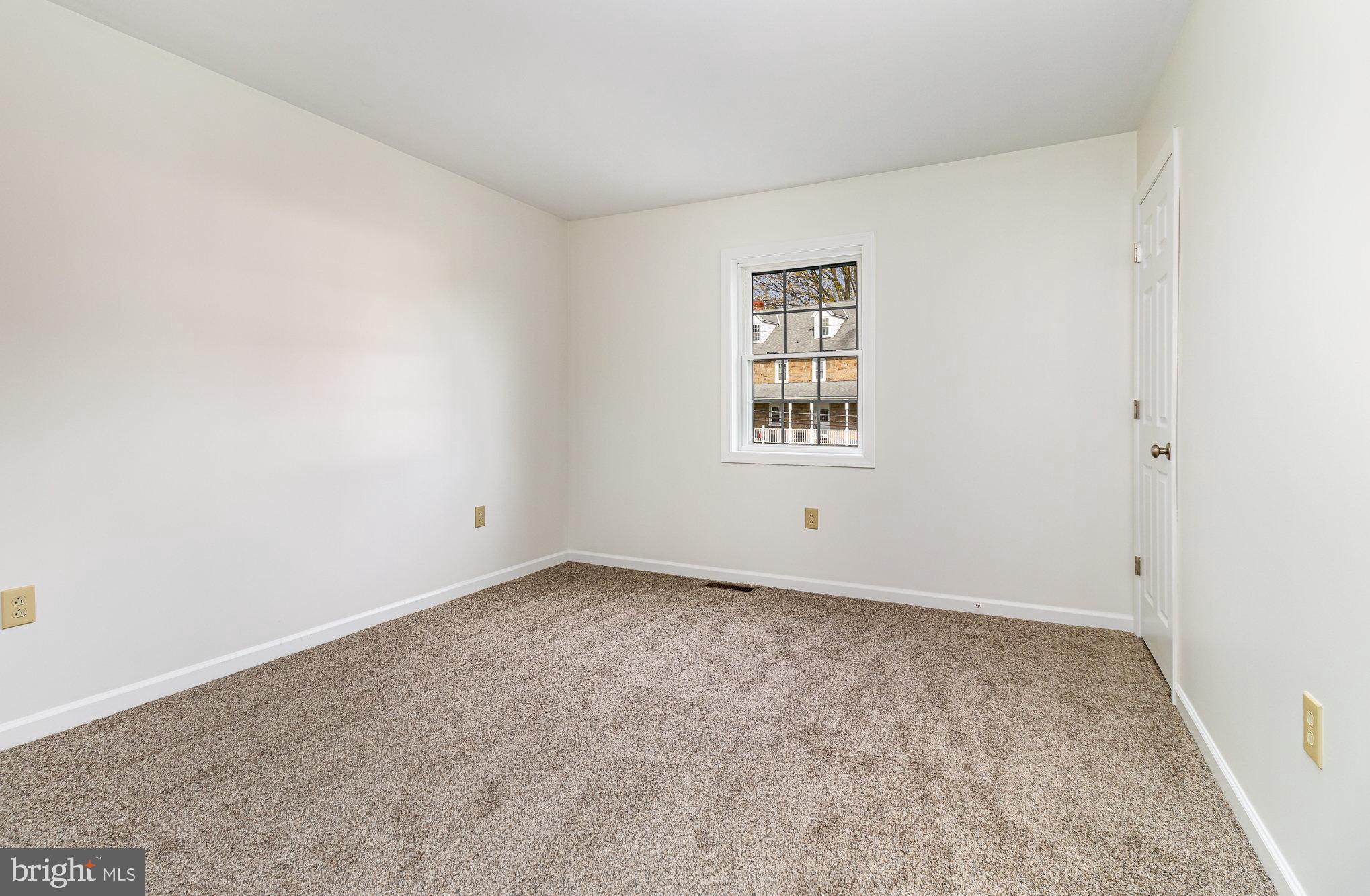 1070 W BAINBRIDGE STREET