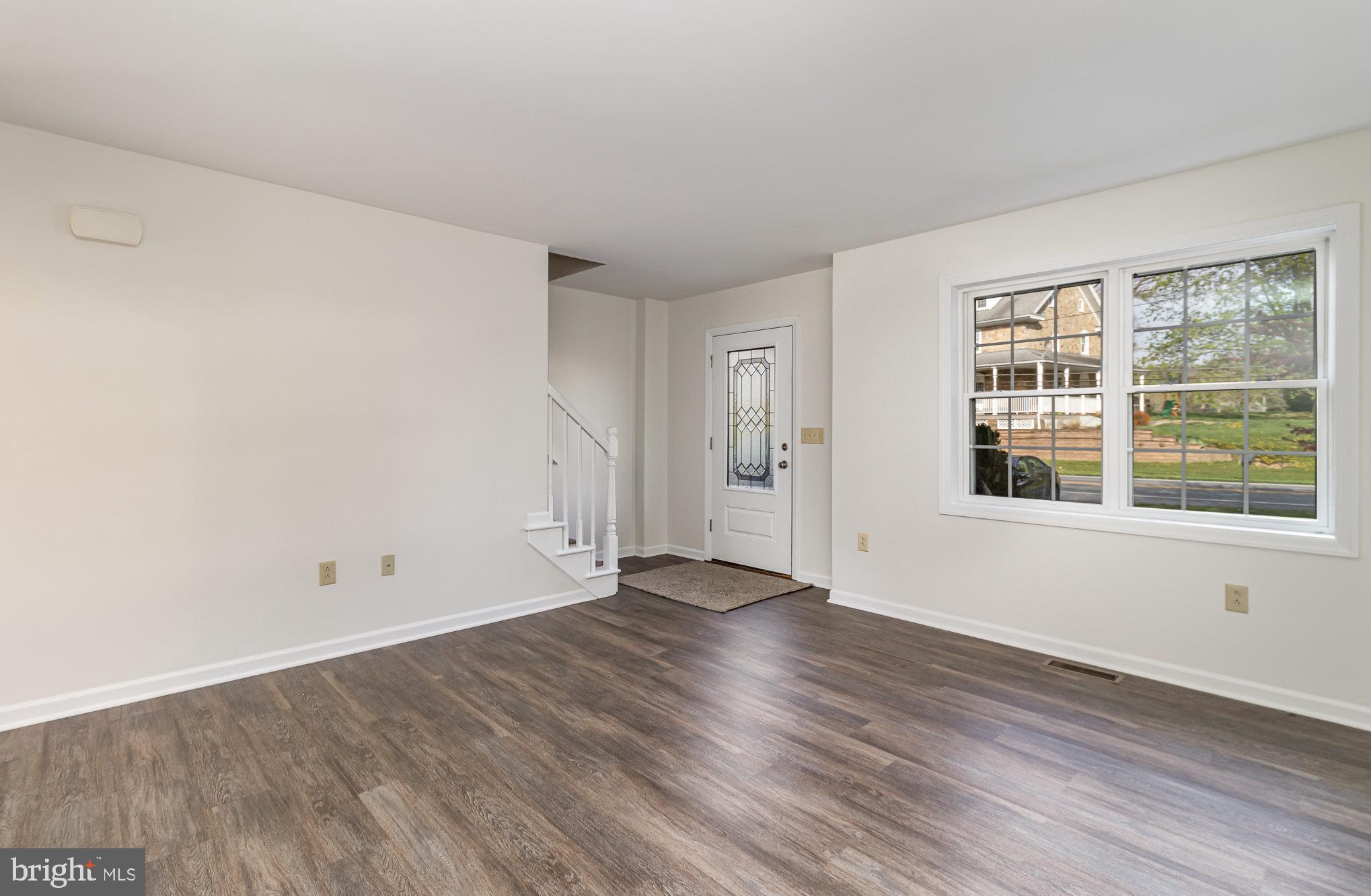 1070 W BAINBRIDGE STREET