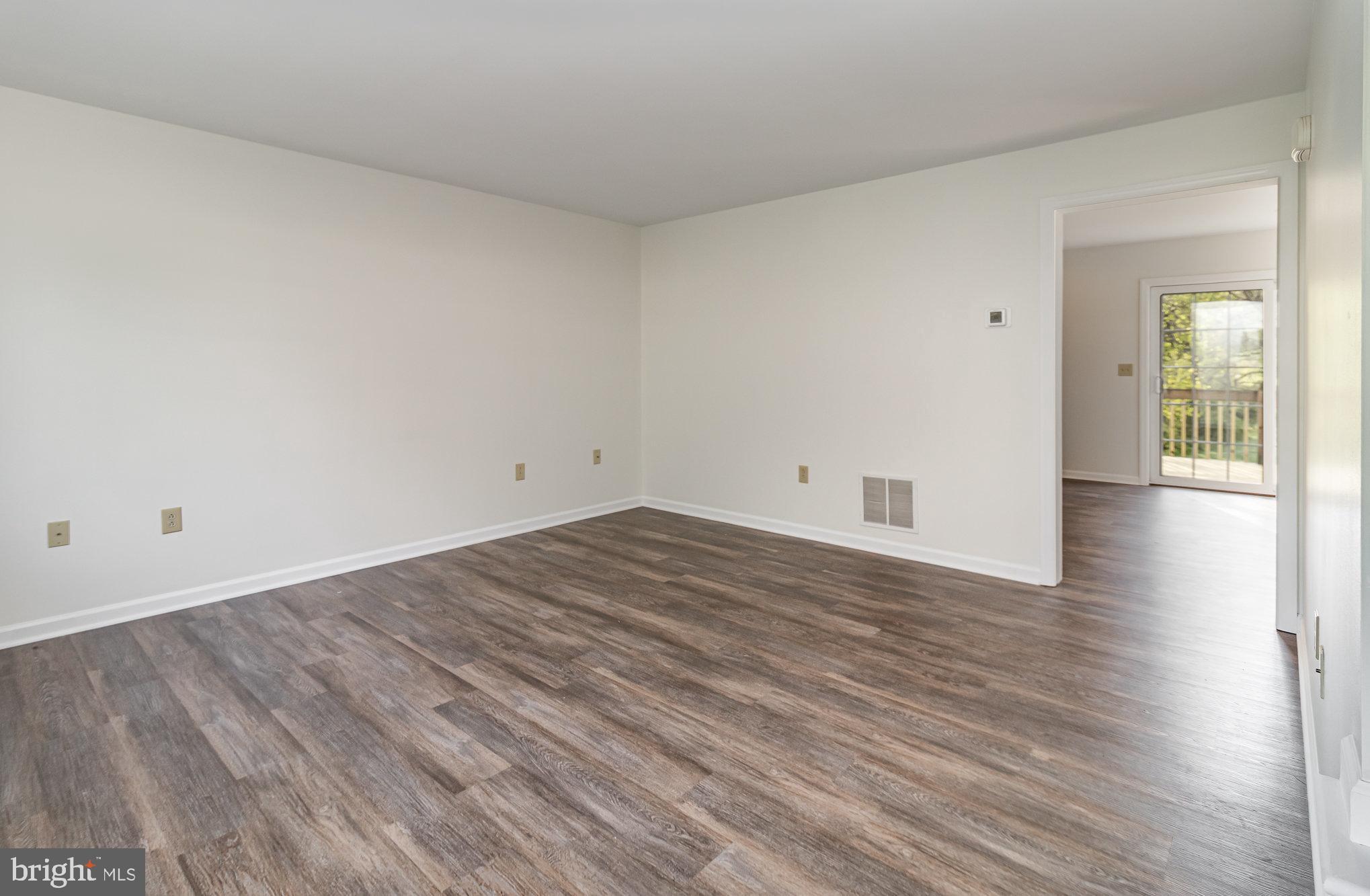 1070 W BAINBRIDGE STREET