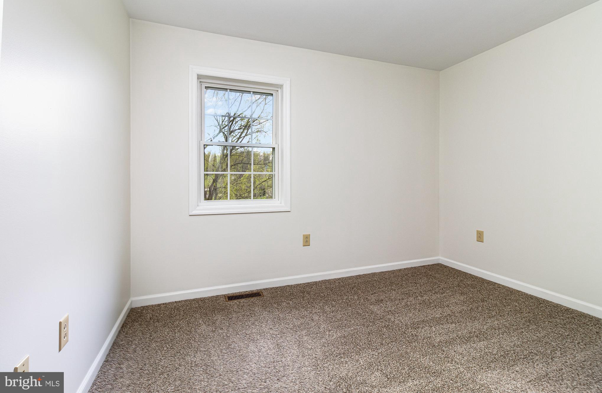 1070 W BAINBRIDGE STREET