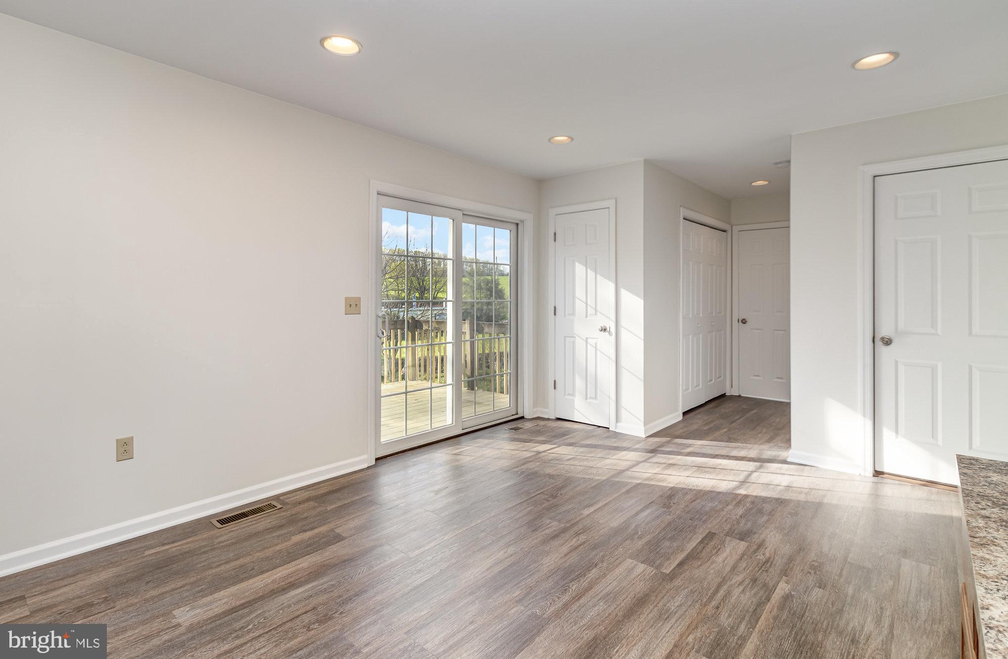 1070 W BAINBRIDGE STREET