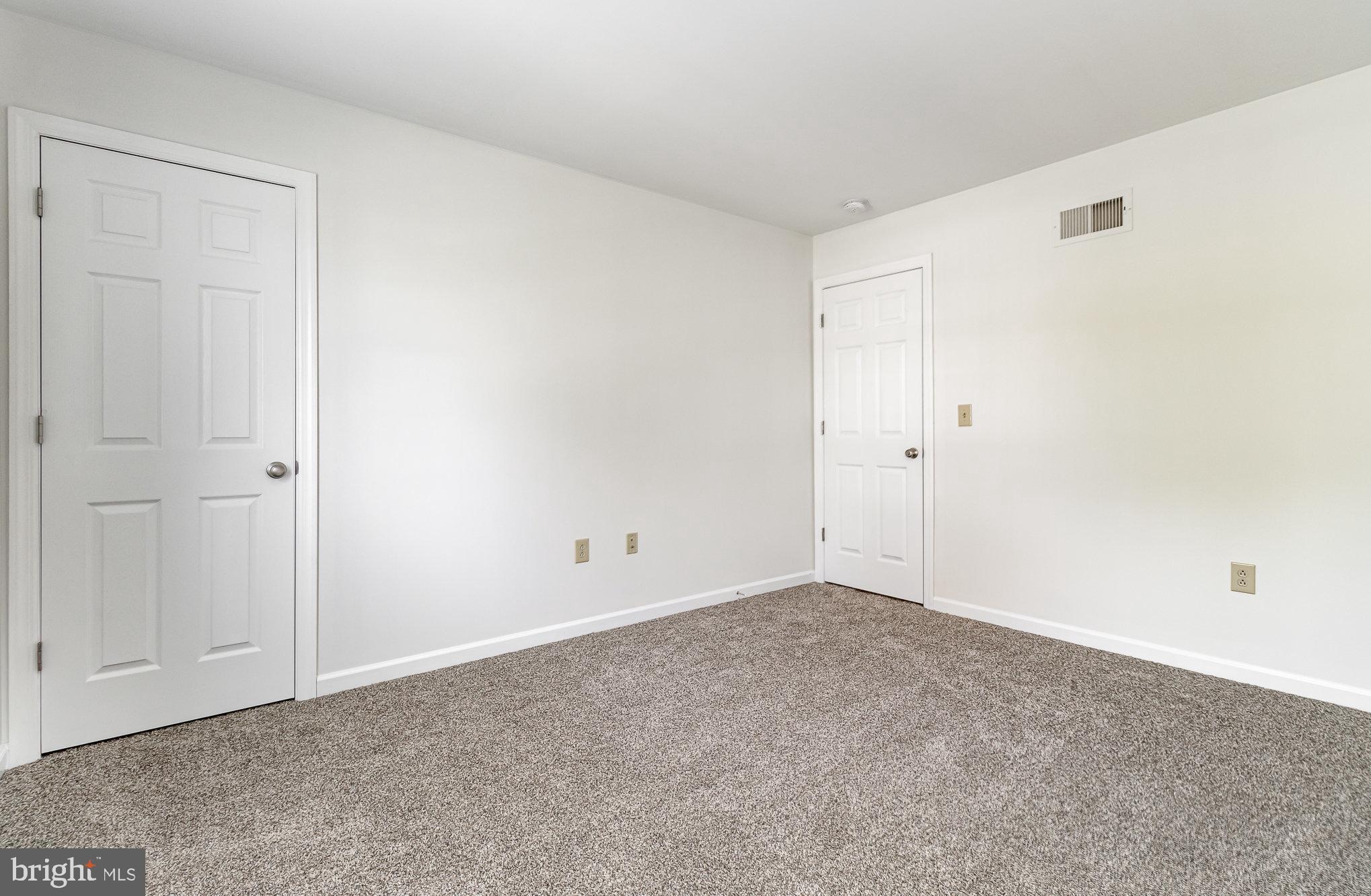 1070 W BAINBRIDGE STREET