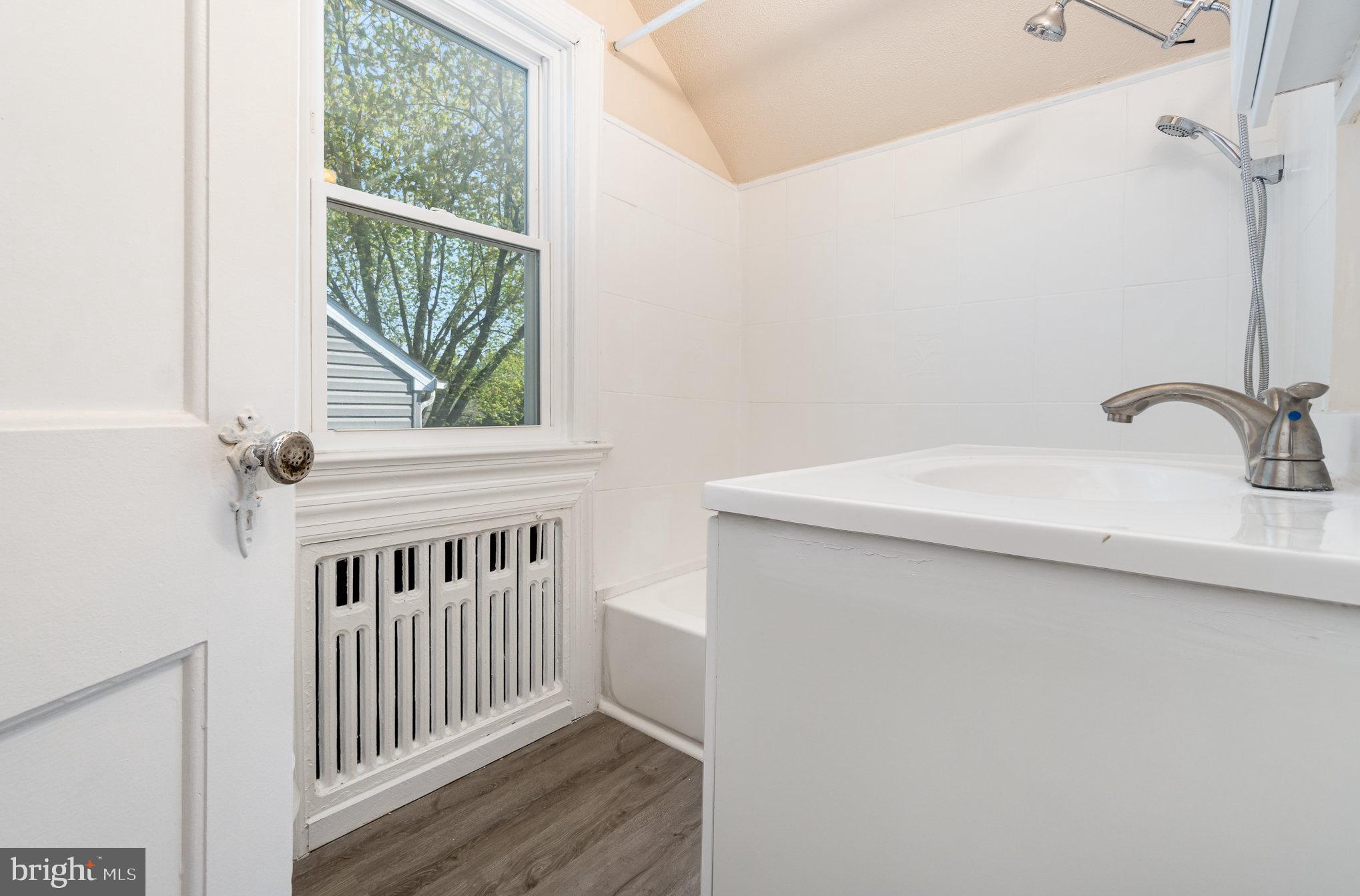 1433 GLEN MOORE CIRCLE