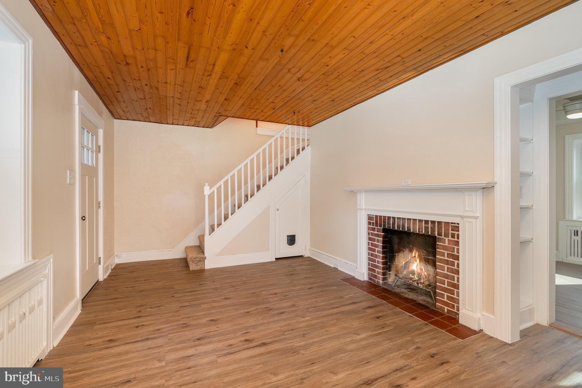 1433 GLEN MOORE CIRCLE