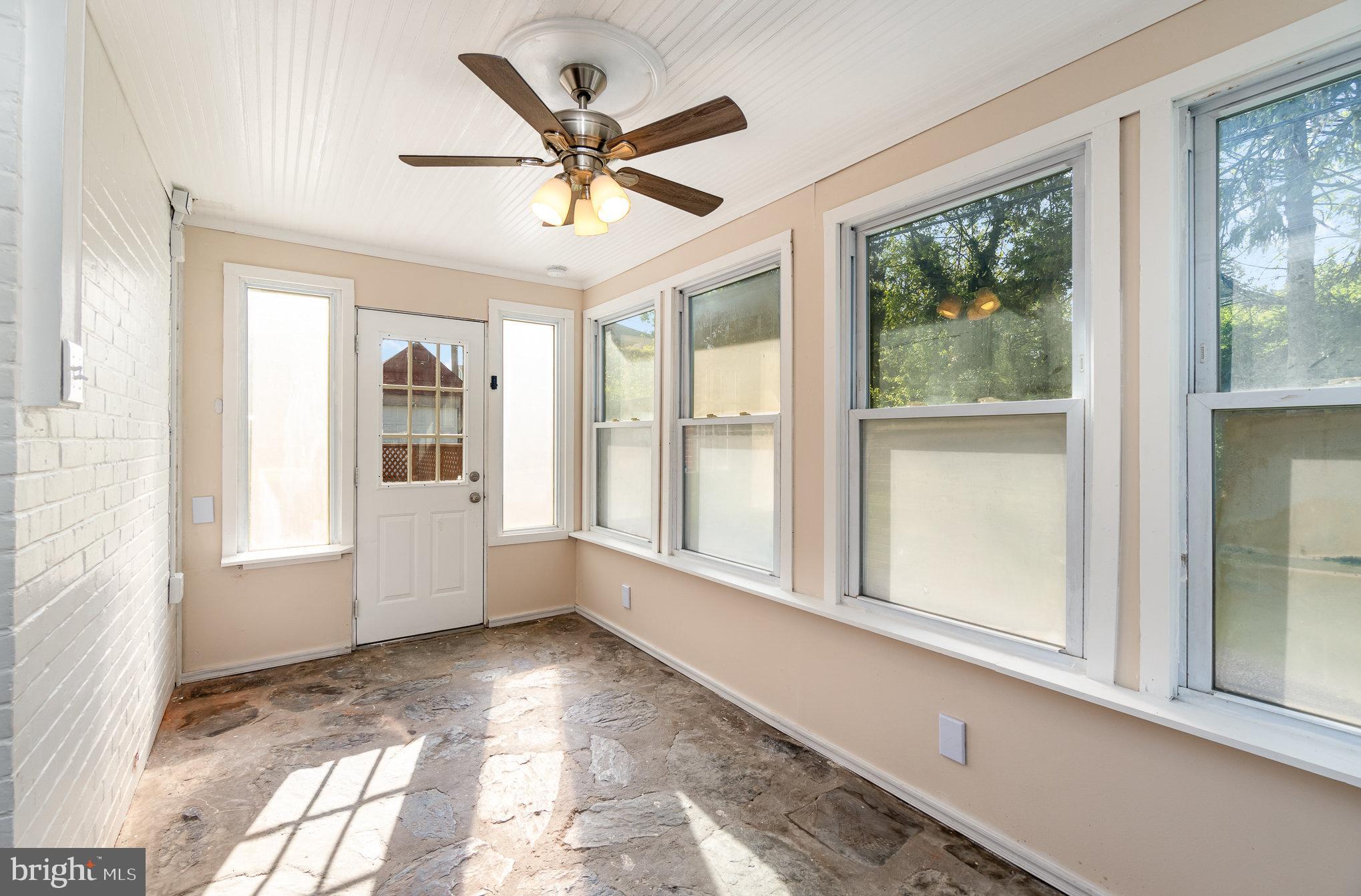 1433 GLEN MOORE CIRCLE