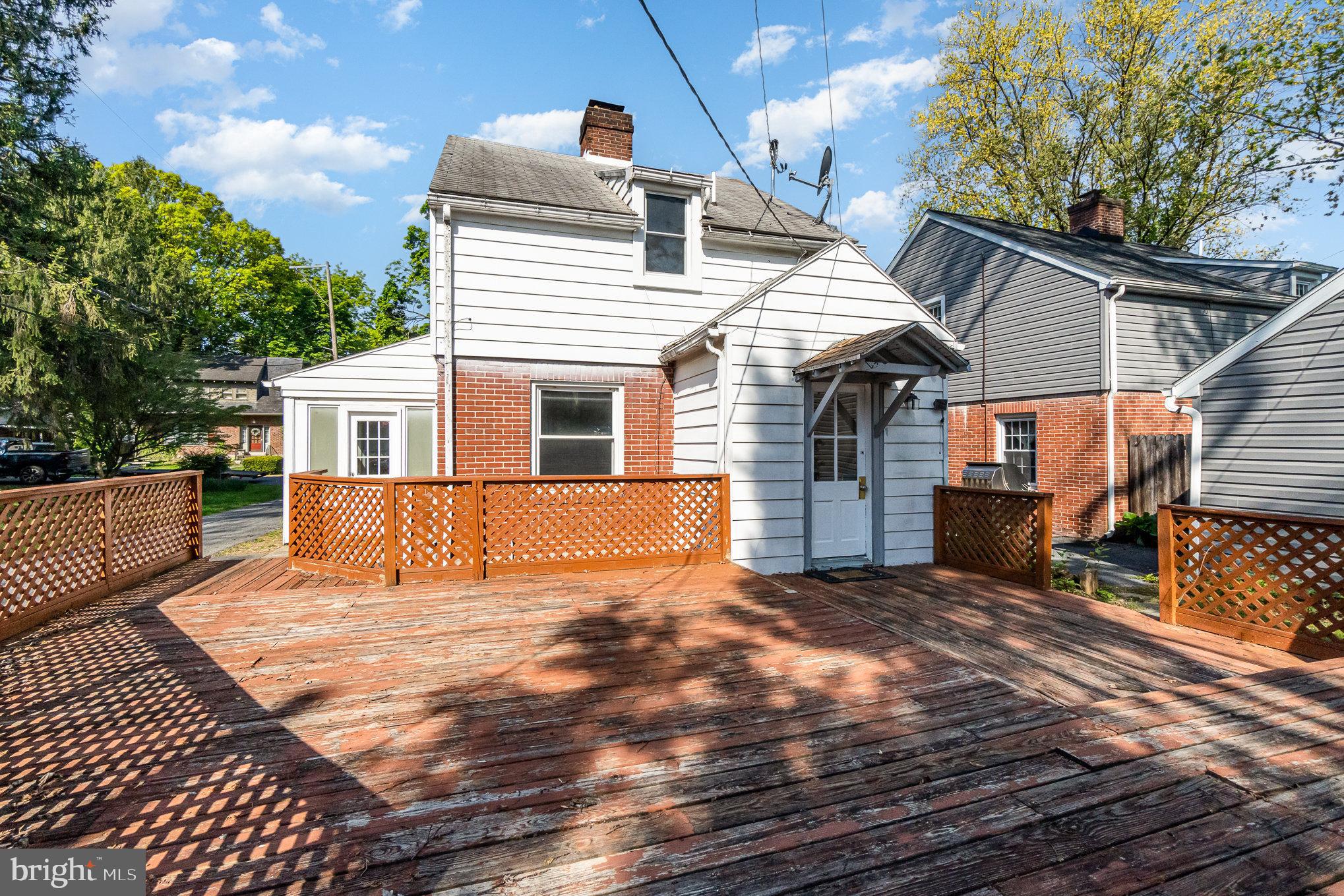 1433 GLEN MOORE CIRCLE