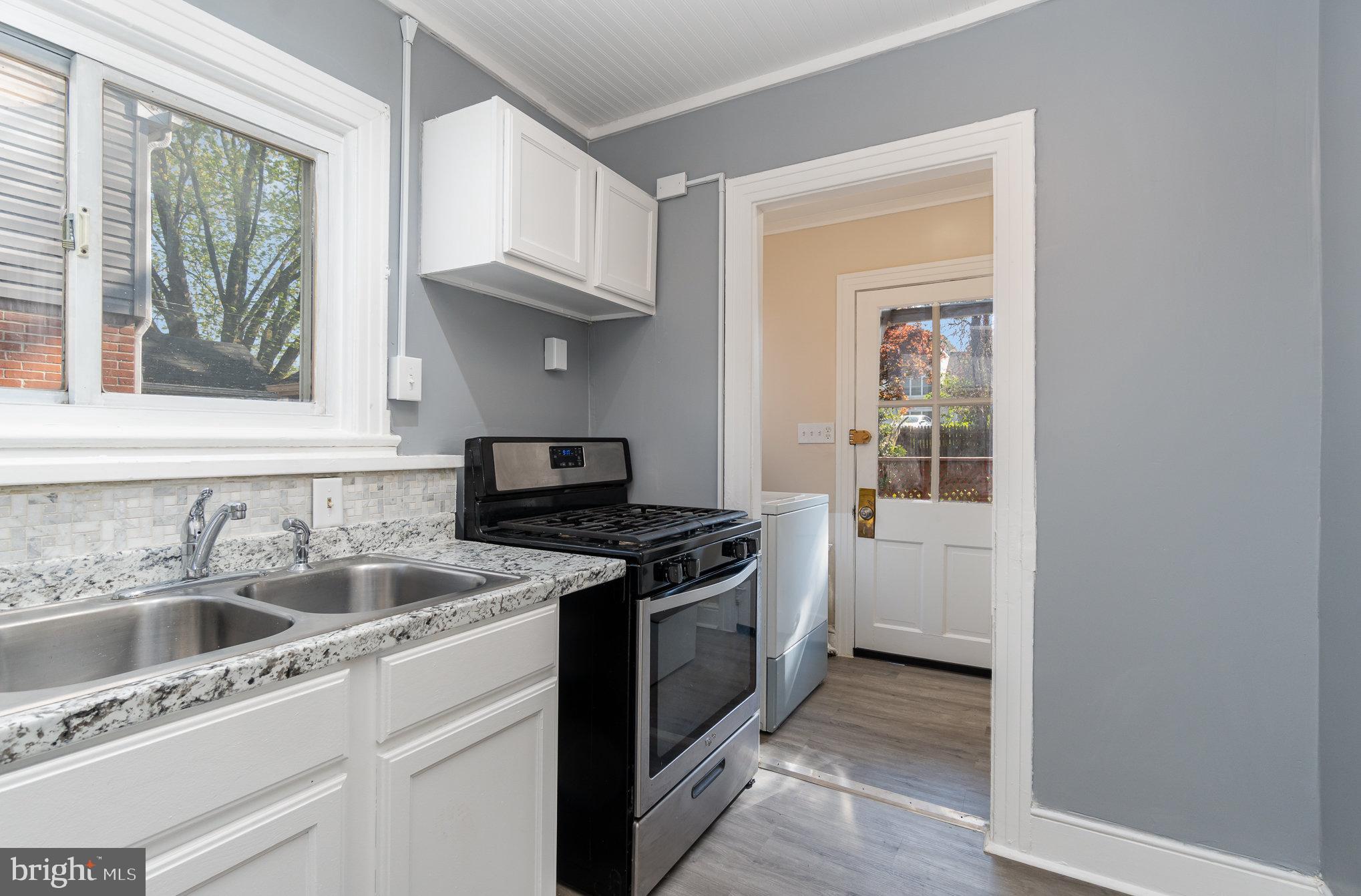 1433 GLEN MOORE CIRCLE