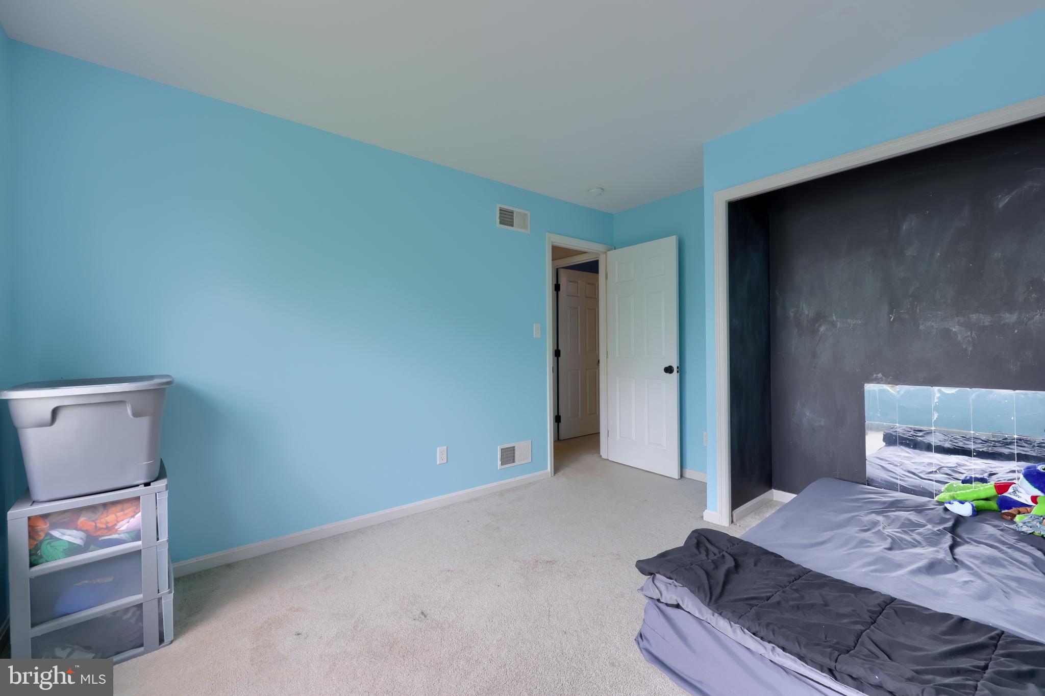 533 SPRING HOLLOW DRIVE