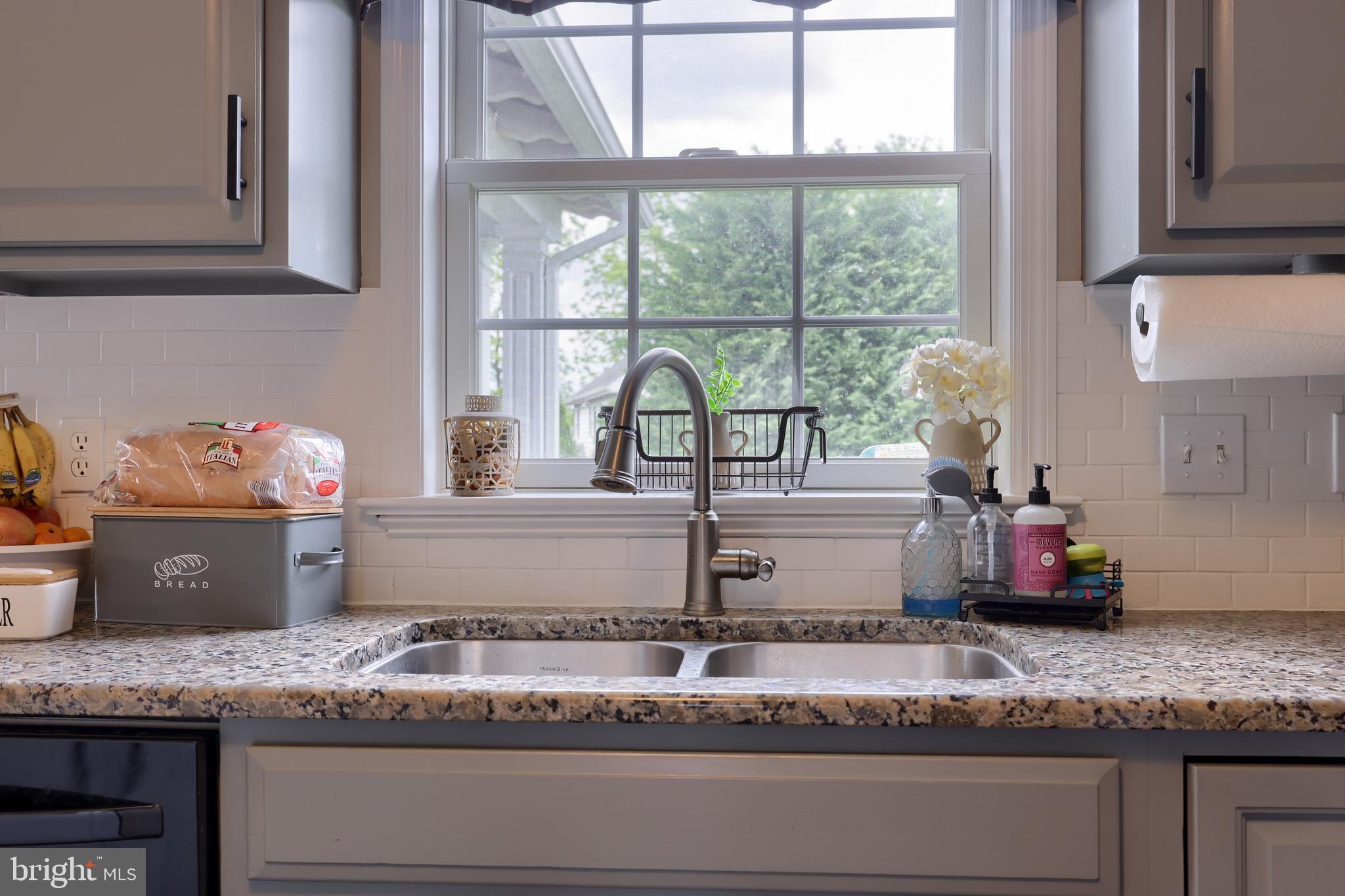 533 SPRING HOLLOW DRIVE