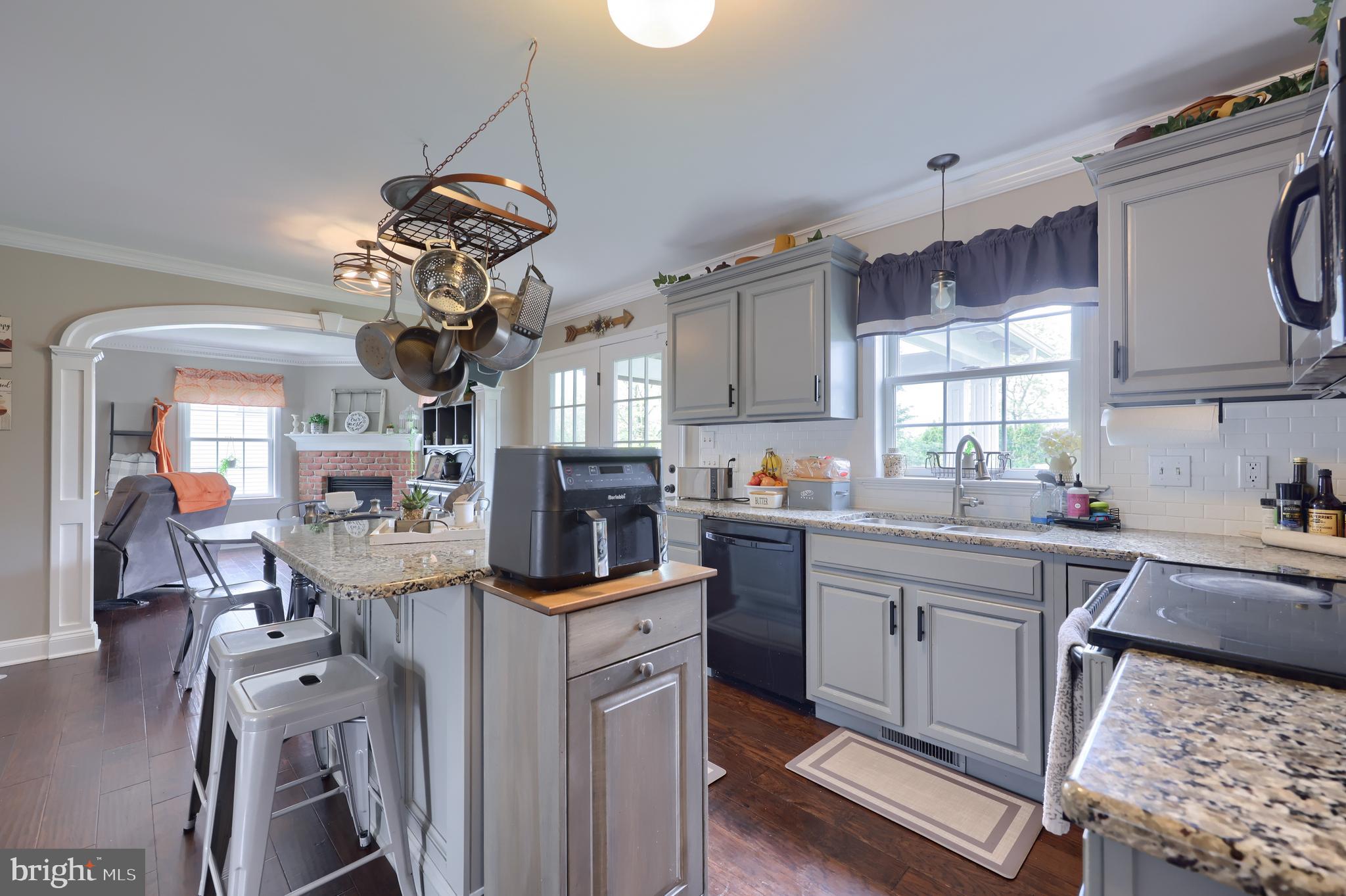 533 SPRING HOLLOW DRIVE