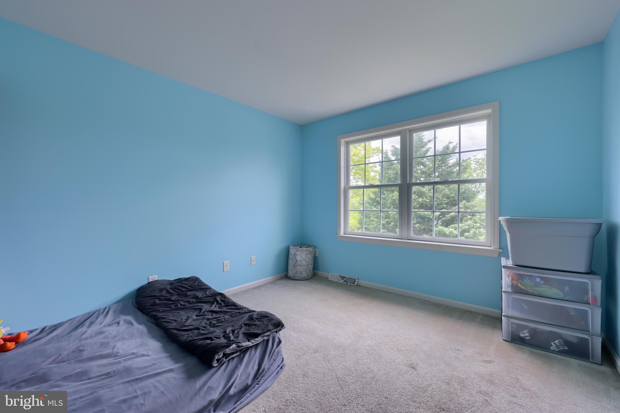 533 SPRING HOLLOW DRIVE