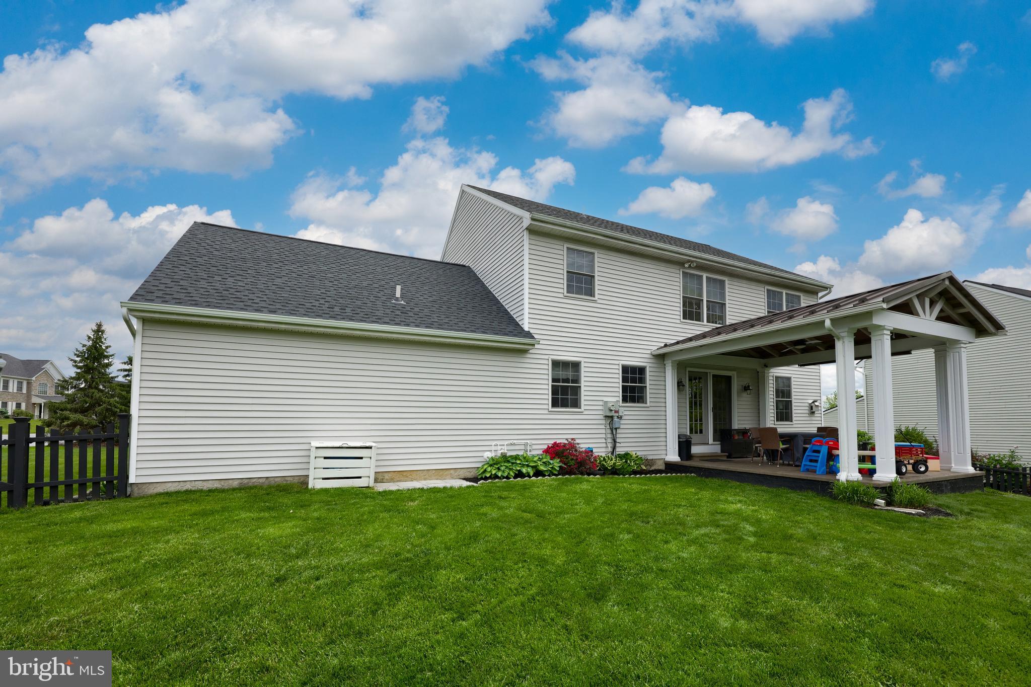 533 SPRING HOLLOW DRIVE