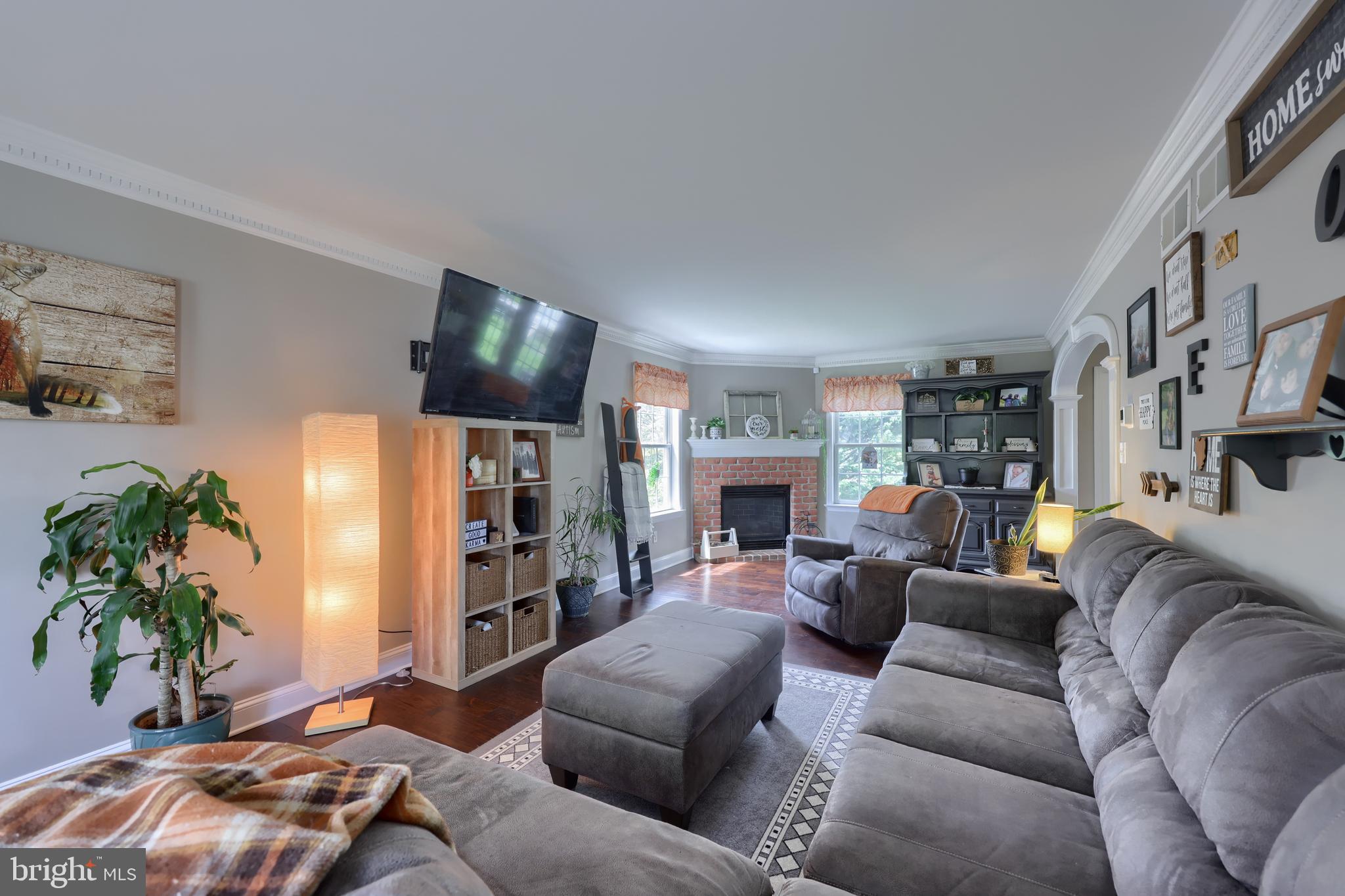 533 SPRING HOLLOW DRIVE