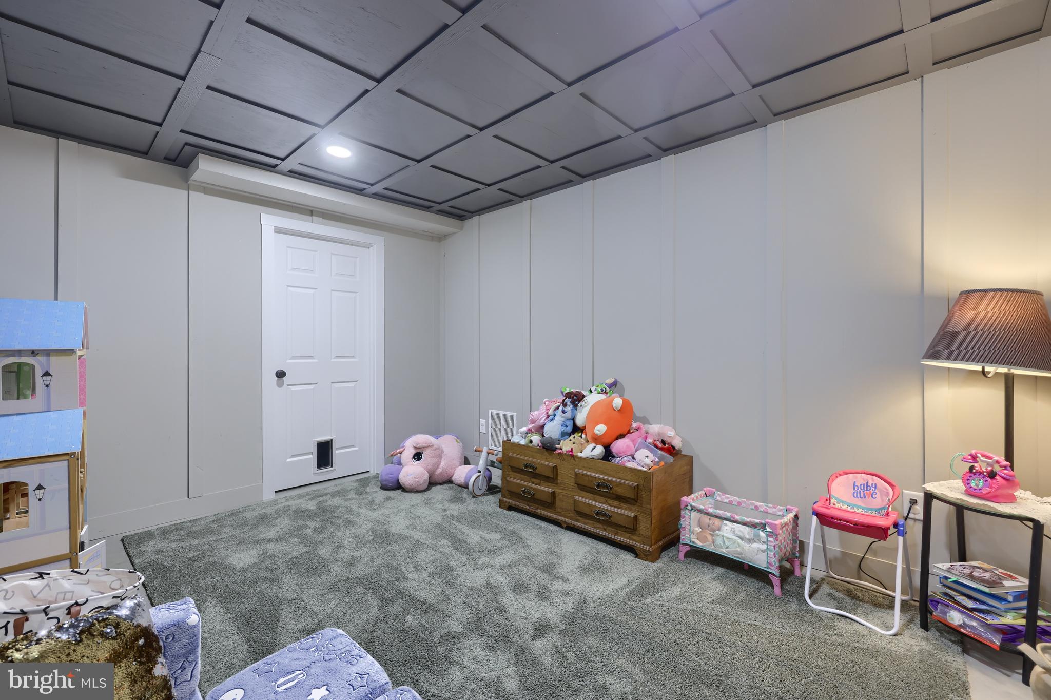 533 SPRING HOLLOW DRIVE