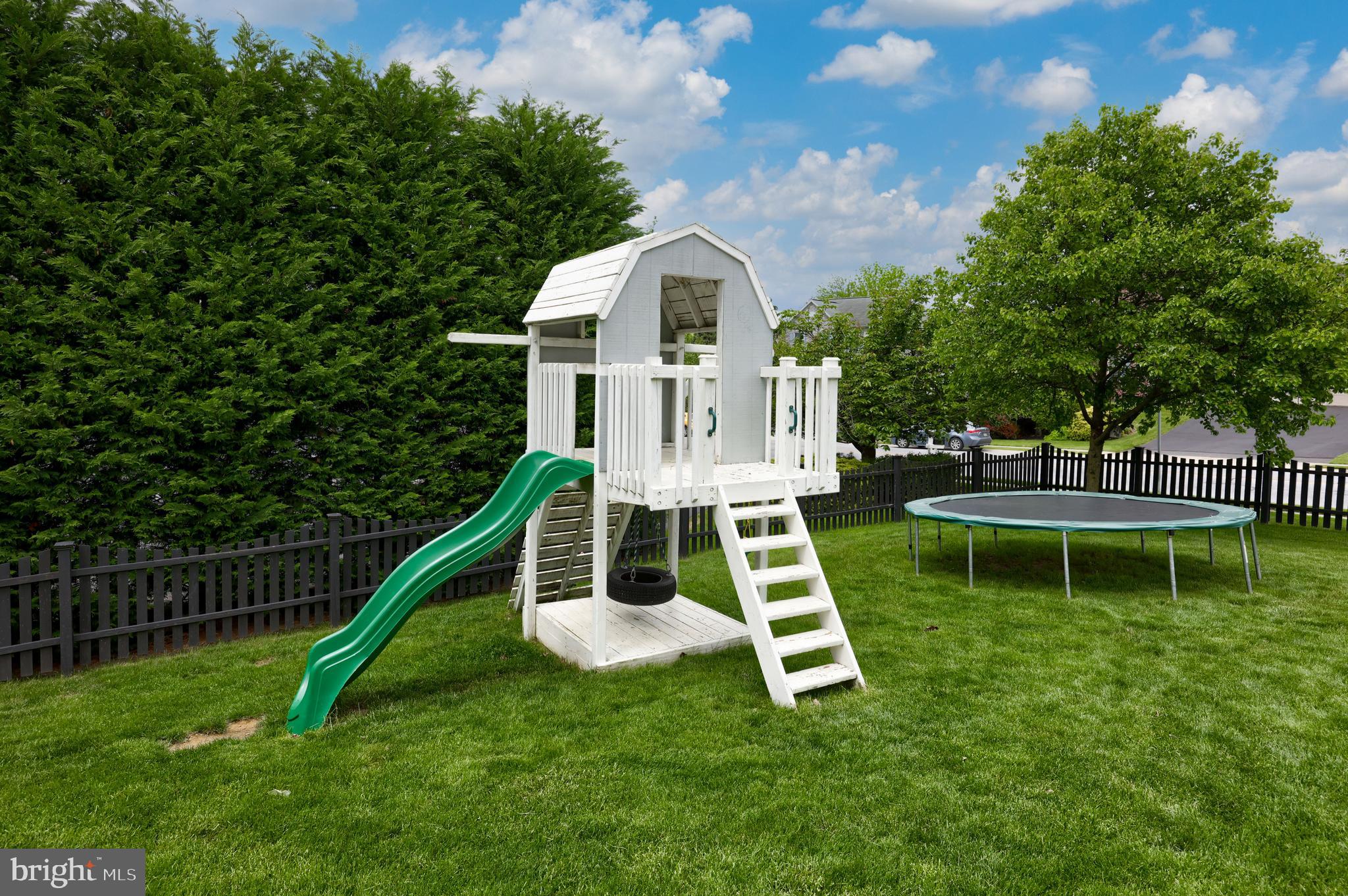 533 SPRING HOLLOW DRIVE