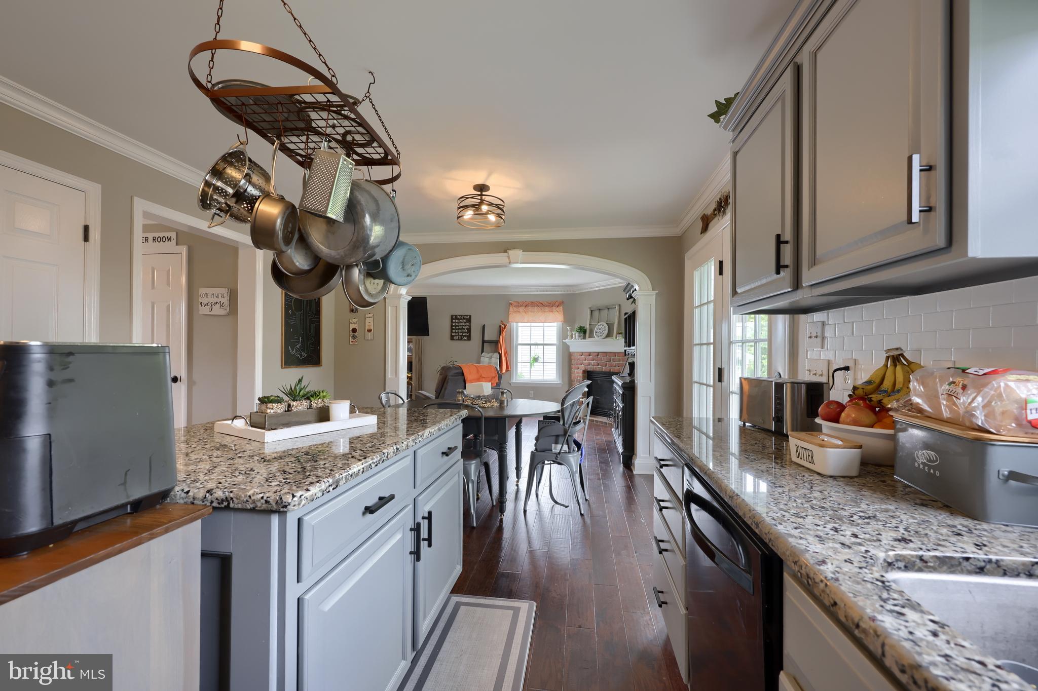 533 SPRING HOLLOW DRIVE