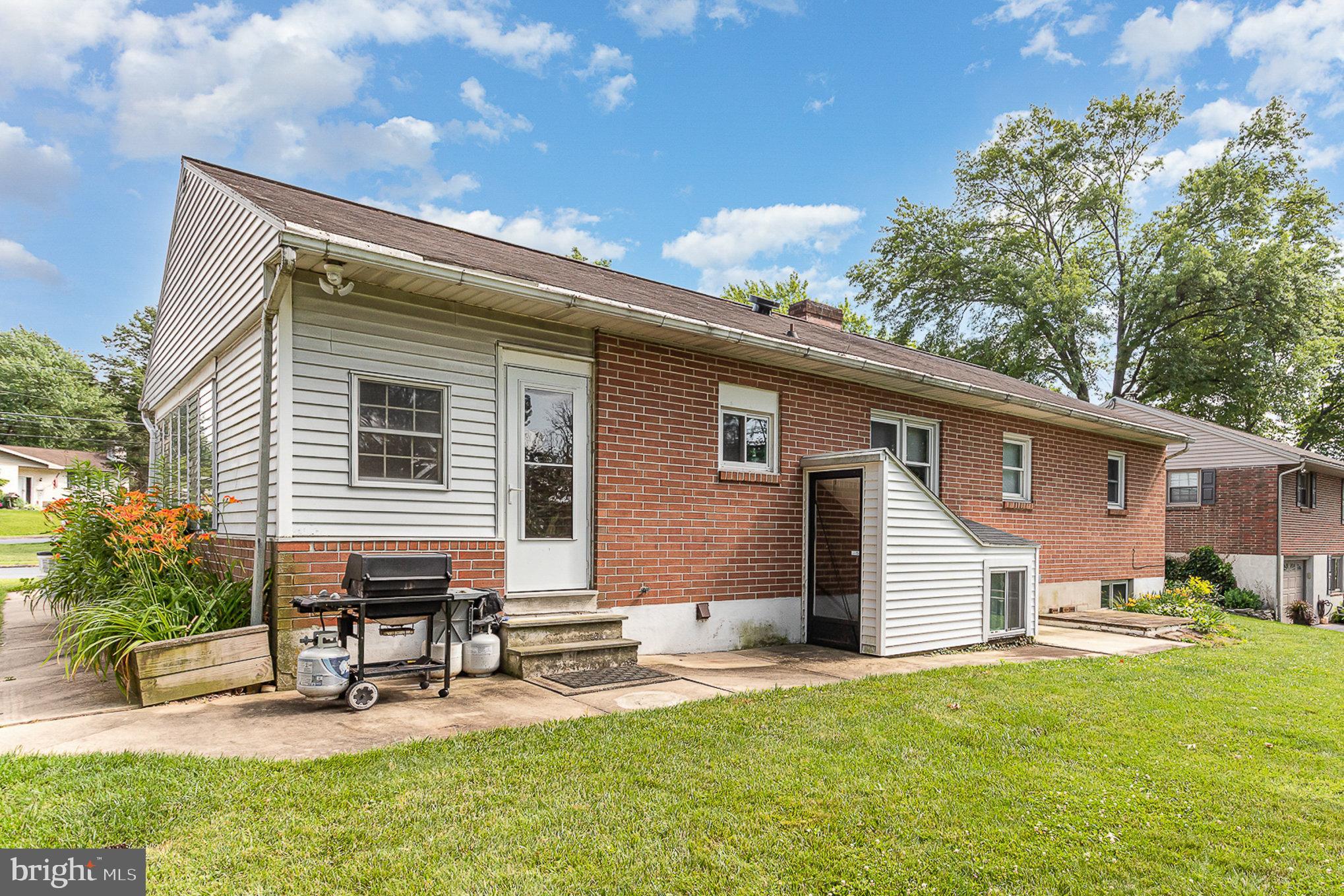 563 E HUMMELSTOWN STREET