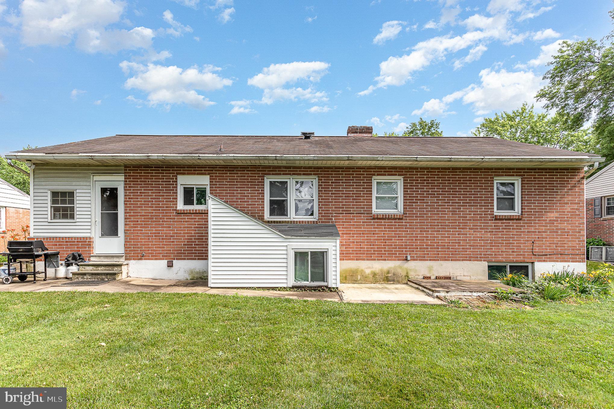 563 E HUMMELSTOWN STREET