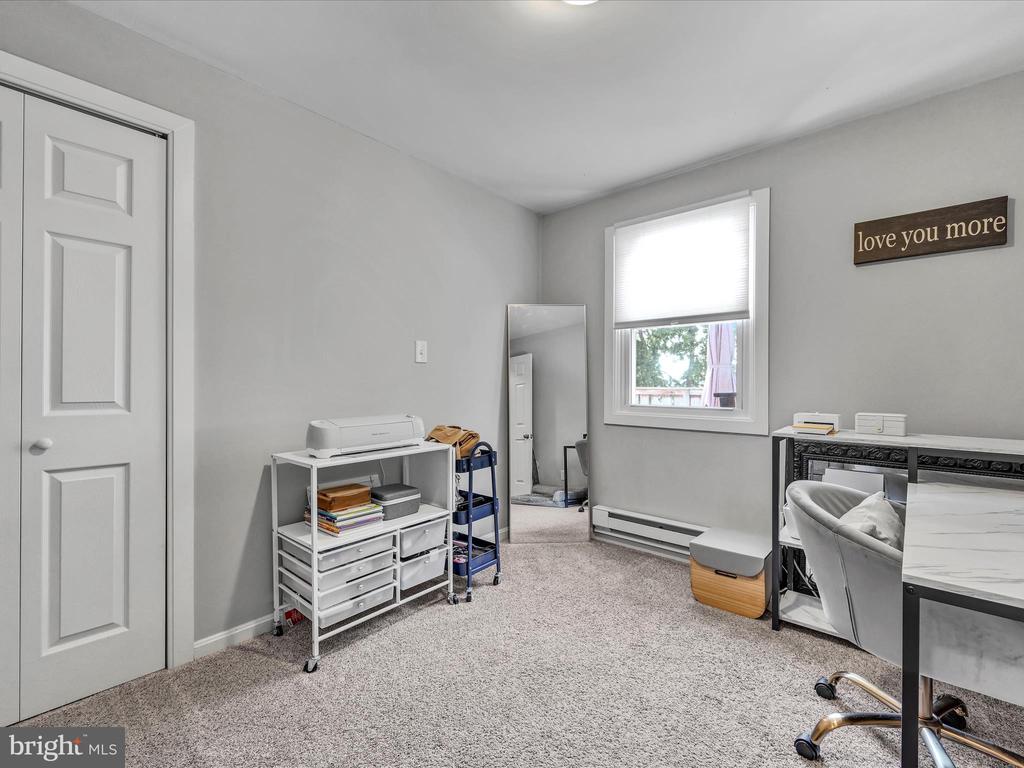 242 BUTTONWOOD DRIVE