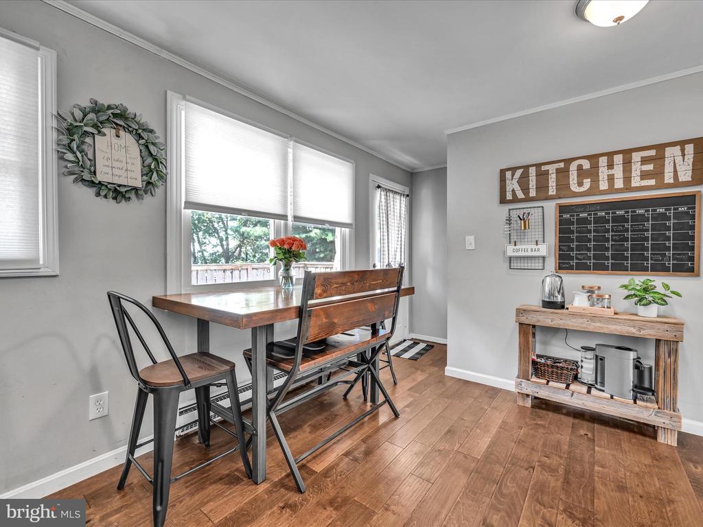 242 BUTTONWOOD DRIVE