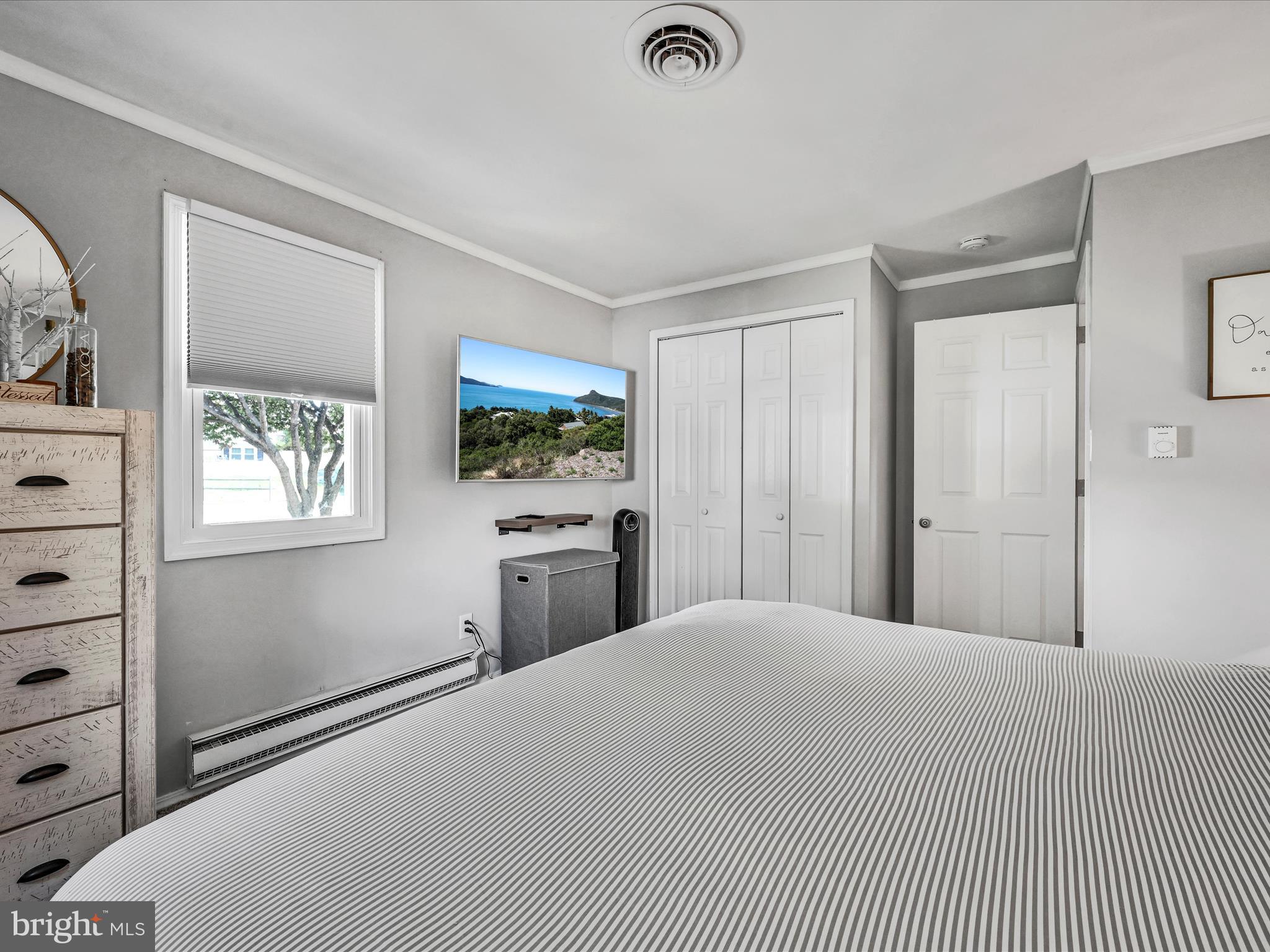 242 BUTTONWOOD DRIVE