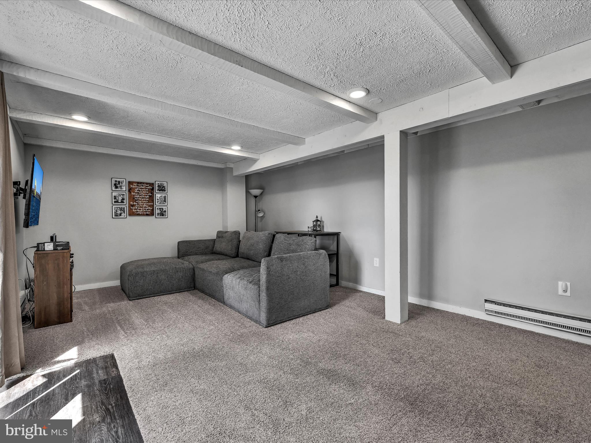 242 BUTTONWOOD DRIVE