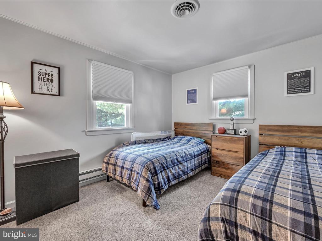 242 BUTTONWOOD DRIVE