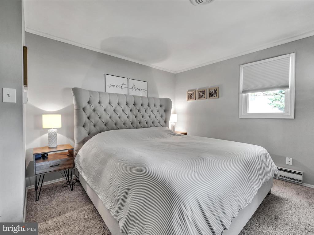242 BUTTONWOOD DRIVE
