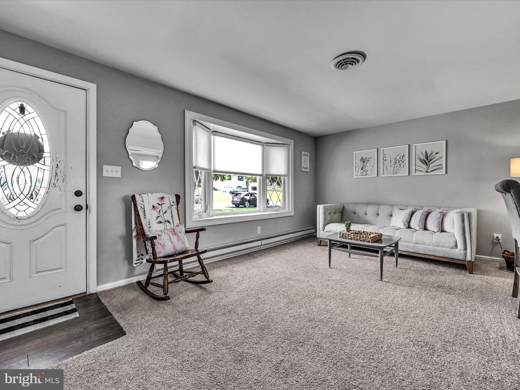 242 BUTTONWOOD DRIVE