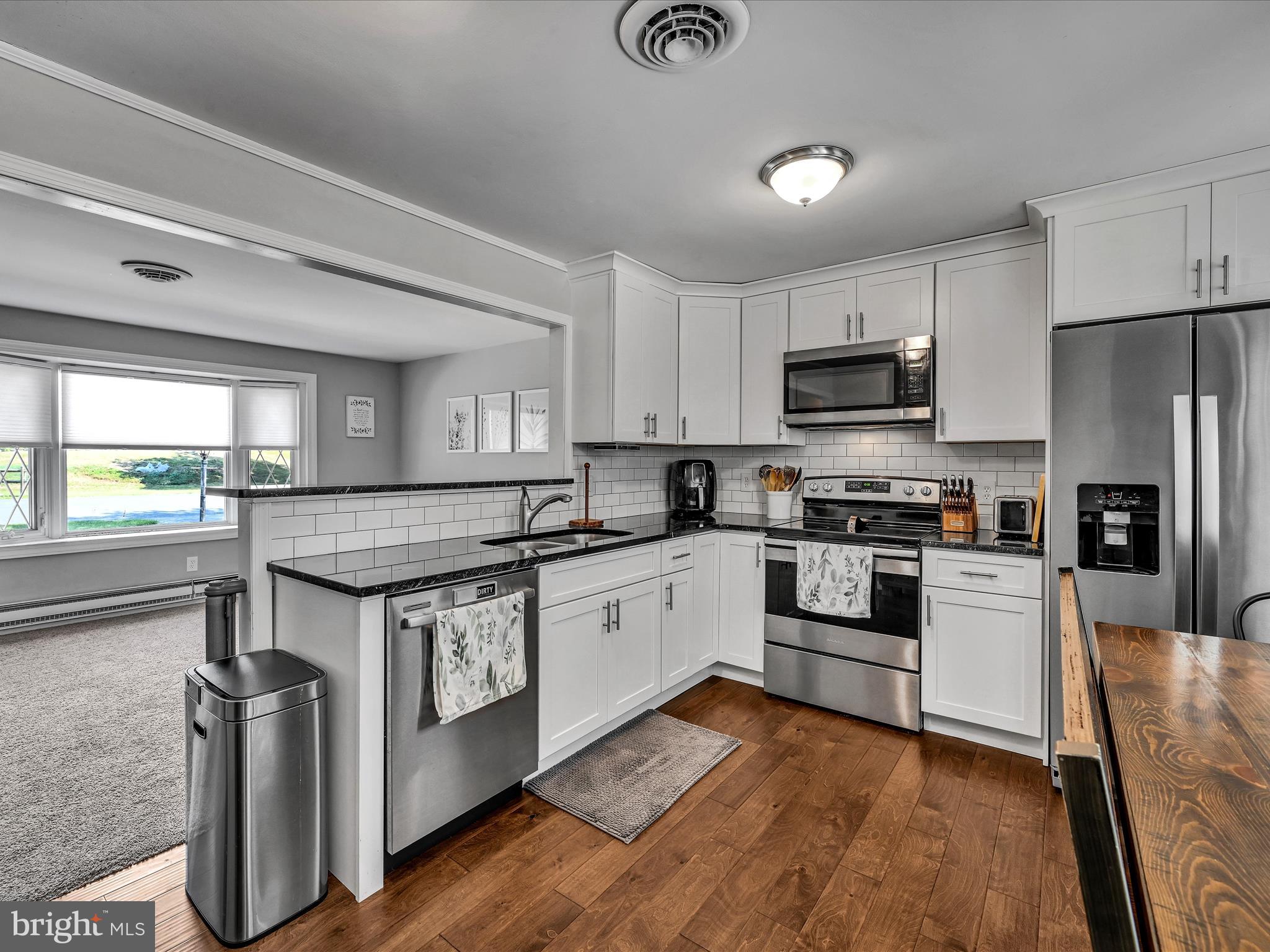 242 BUTTONWOOD DRIVE