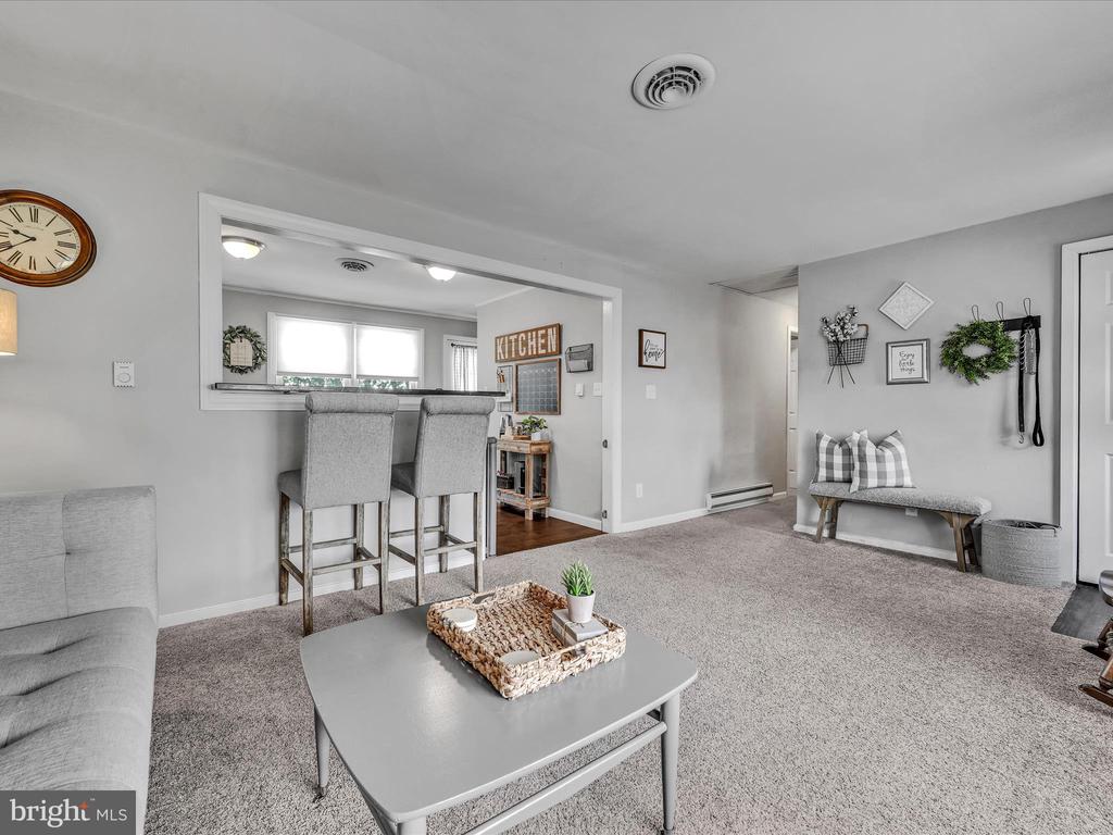 242 BUTTONWOOD DRIVE