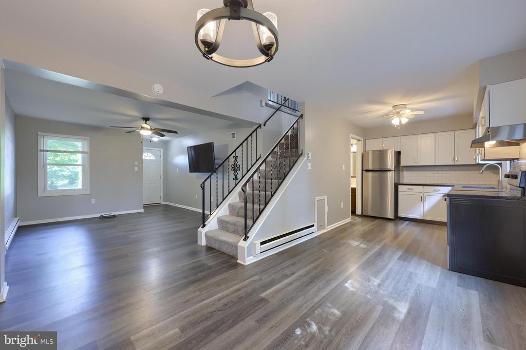 11 BRANSTOCK COURT