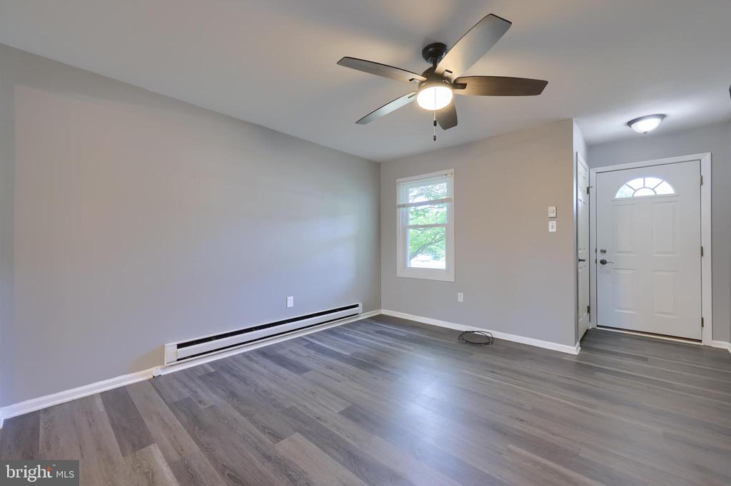 11 BRANSTOCK COURT