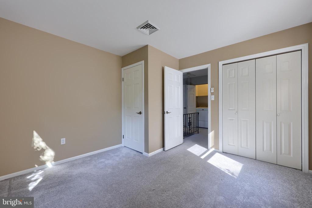 11 BRANSTOCK COURT