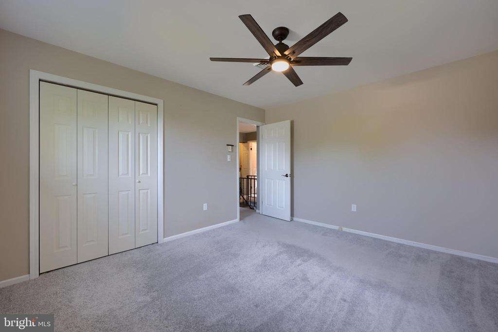 11 BRANSTOCK COURT