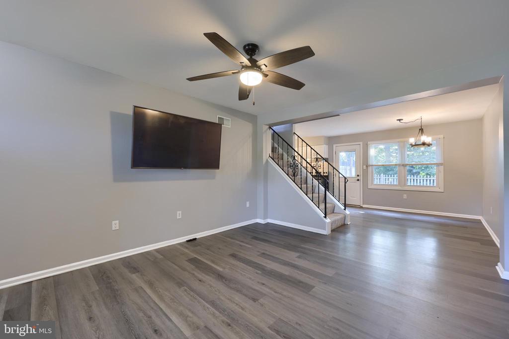 11 BRANSTOCK COURT