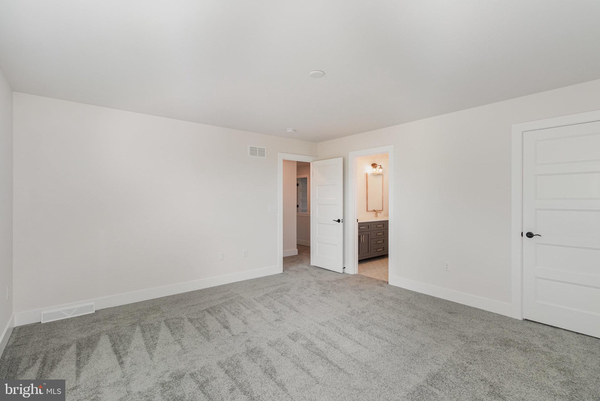 216 RINGNECK CIRCLE