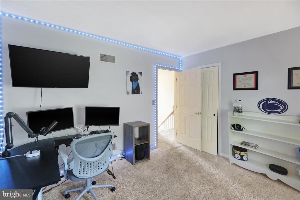 8 SILVER DRIVE
