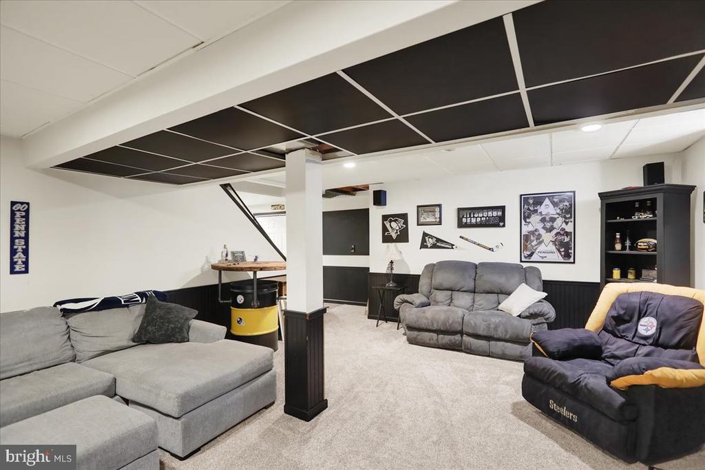 8 SILVER DRIVE
