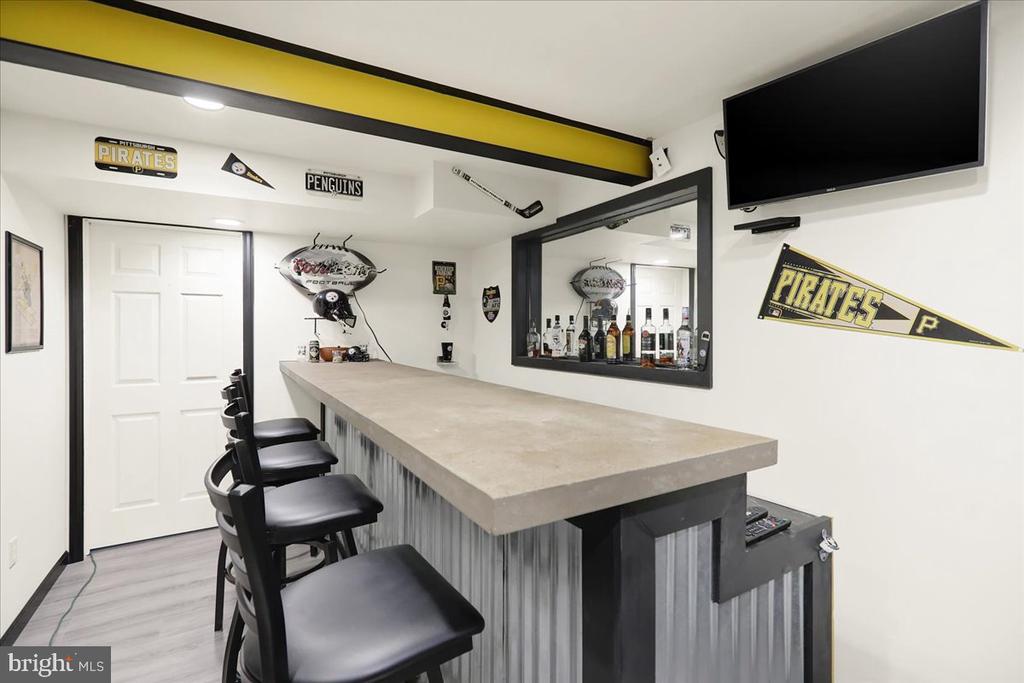 8 SILVER DRIVE