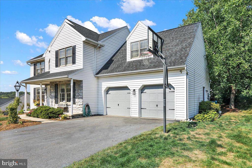 8 SILVER DRIVE