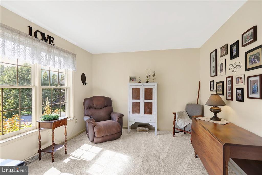 8 SILVER DRIVE
