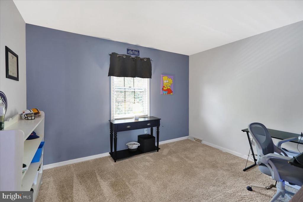 8 SILVER DRIVE