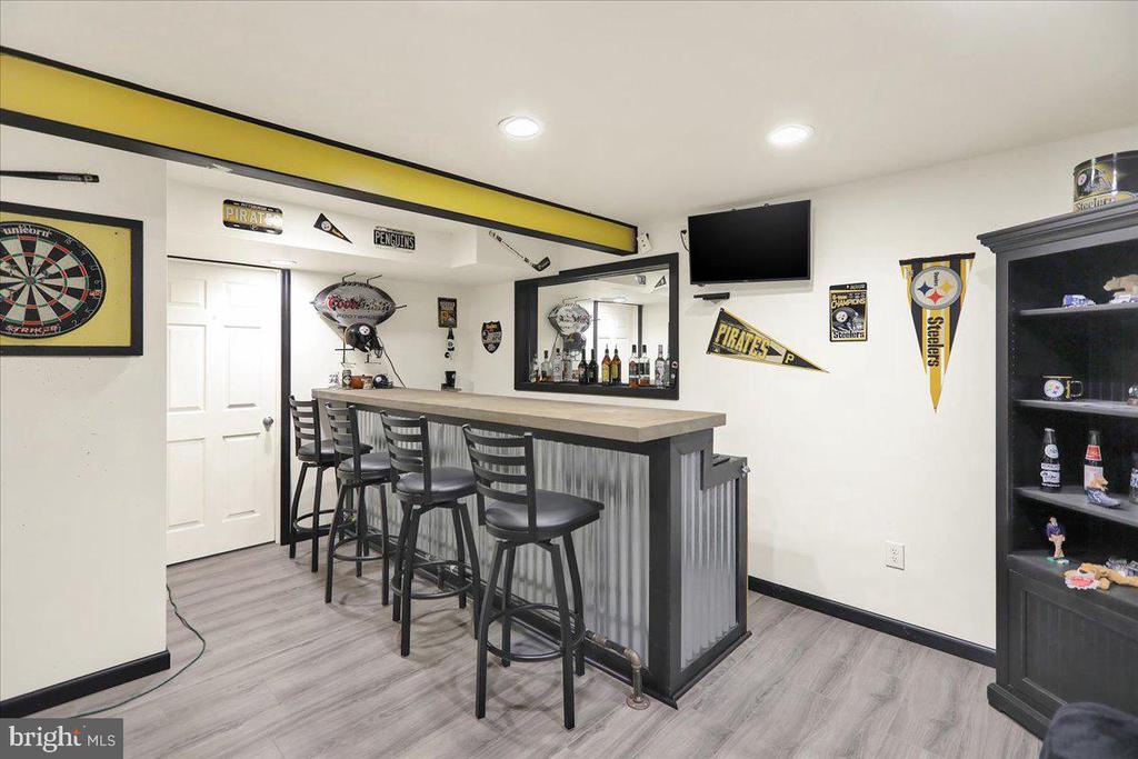 8 SILVER DRIVE