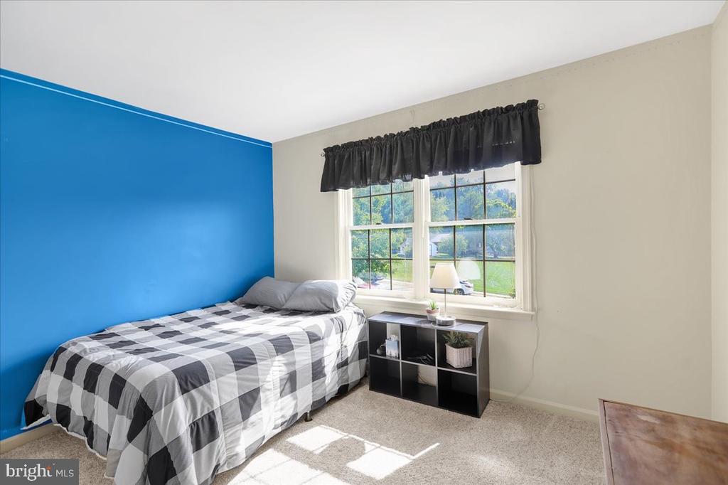 8 SILVER DRIVE