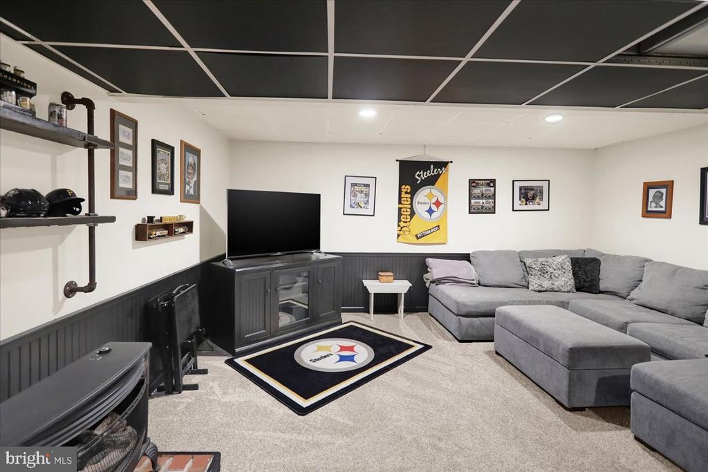 8 SILVER DRIVE