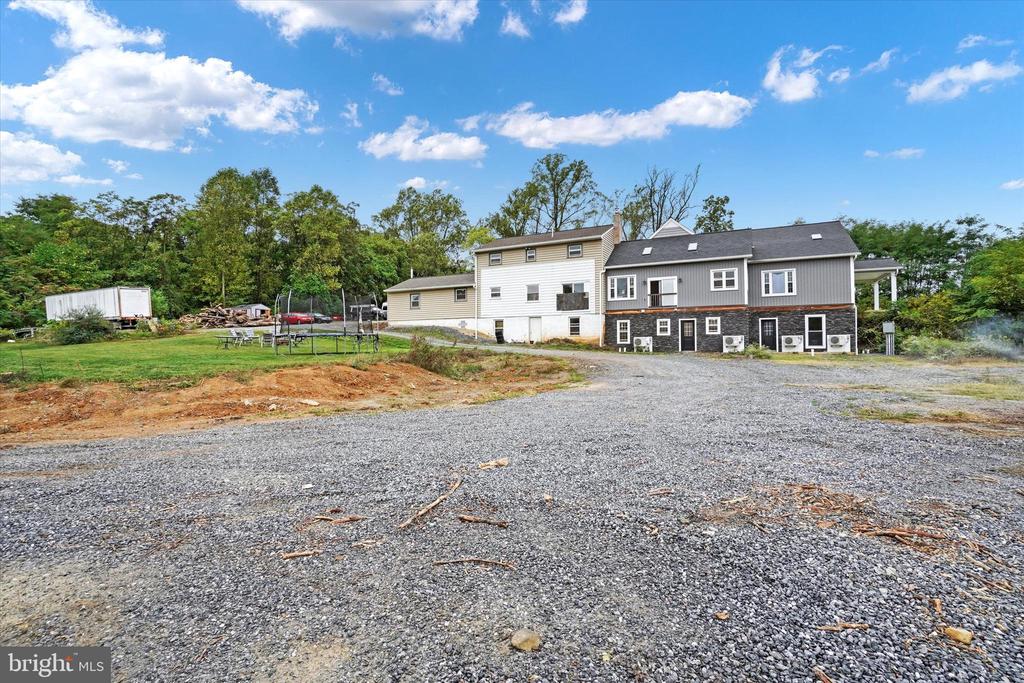1732 TURNPIKE ROAD